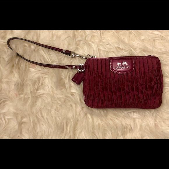 Coach Fuchsia Purple Logo Wristlet - Picture 1 of 6